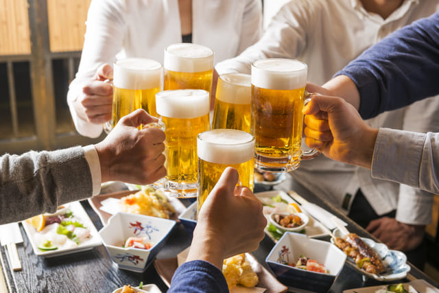脱サラで居酒屋を開業するイメージ