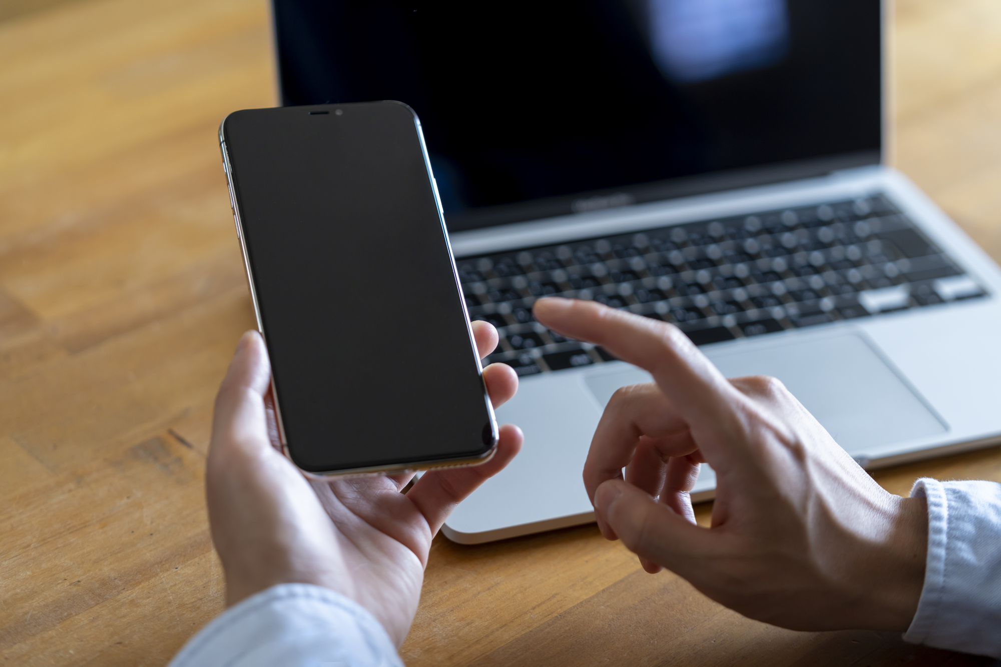 在宅×スマホでできるデータ入力の副業内容とは