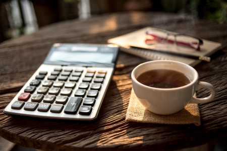 カフェ開業のために必要な資金は?