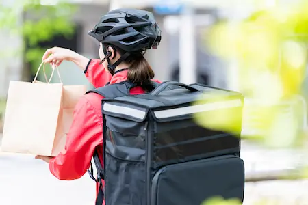 テイクアウト・デリバリー専門店の開業に活用したいオンラインサービス