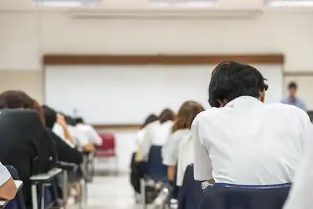 個人タクシーの開業には指定の試験合格が必須